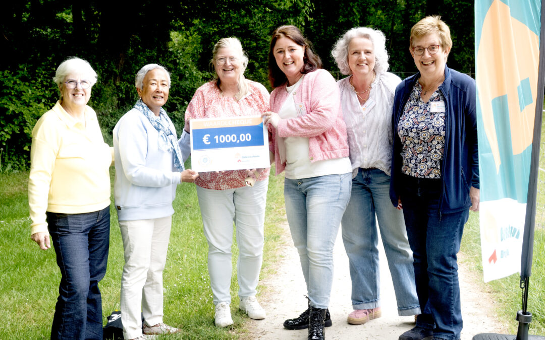 Innerwheel schenkt opbrengst van Amaryllisactie